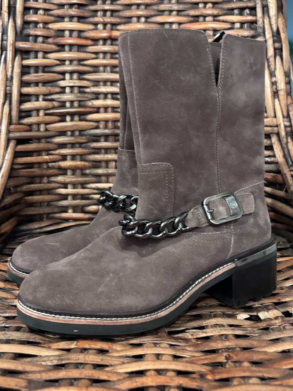 Vince Camuto Keshilla Moto Boot womens
Motorcycle Boot size 7